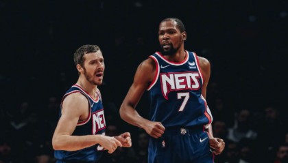  杜兰特复出砍下35分助太阳击败掘金  