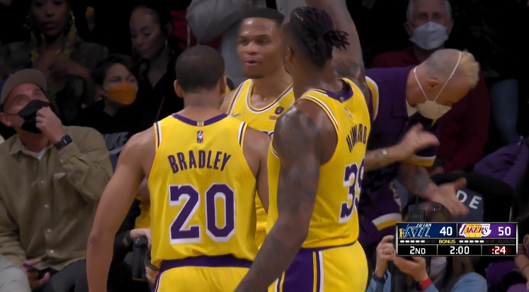  雷霆新秀隔扣戈贝尔引爆全场  