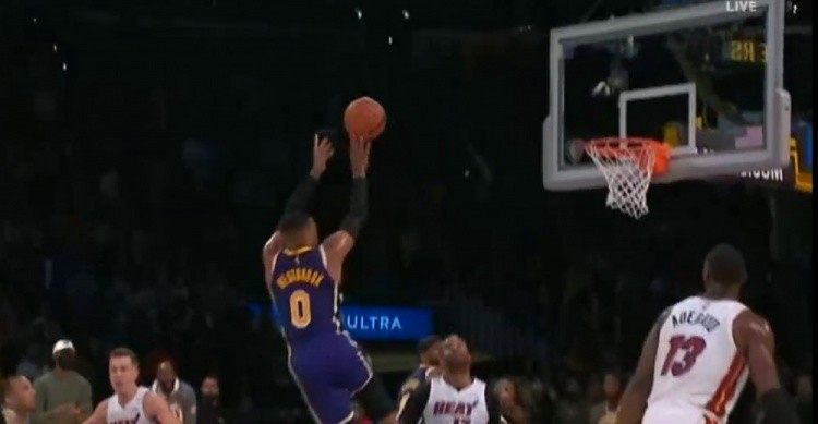  杜库雷绝杀埃弗顿客场一球小胜布莱顿全取三分